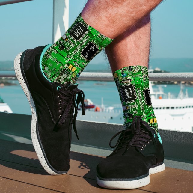 Green Microchip Geeky Name des gedruckten Schaltpl Socken (Von Creator hochgeladen)