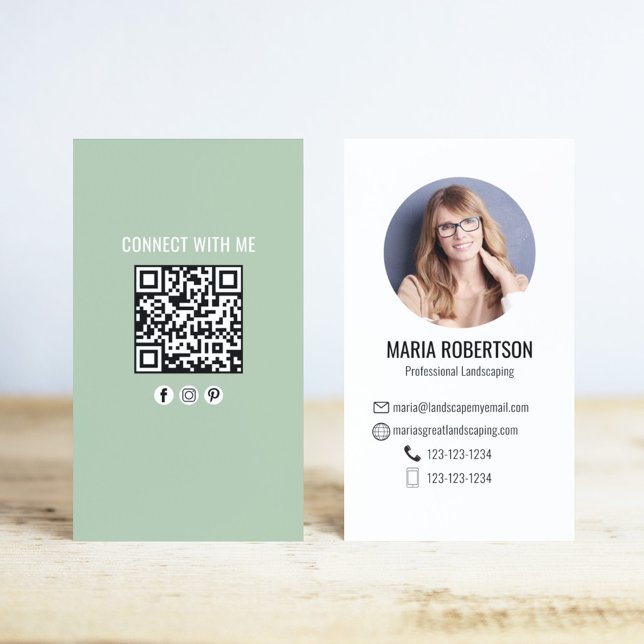 Green Modern Business Photo QR Code Business Card Visitenkarte (Modern business card with scannable QR code. )
