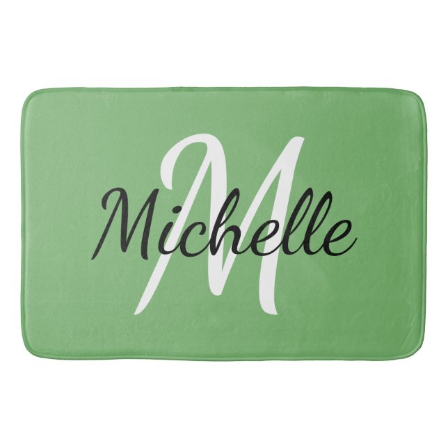 Green Monogram Add your name Simple Modern Trendy Badematte (Vorderseite)