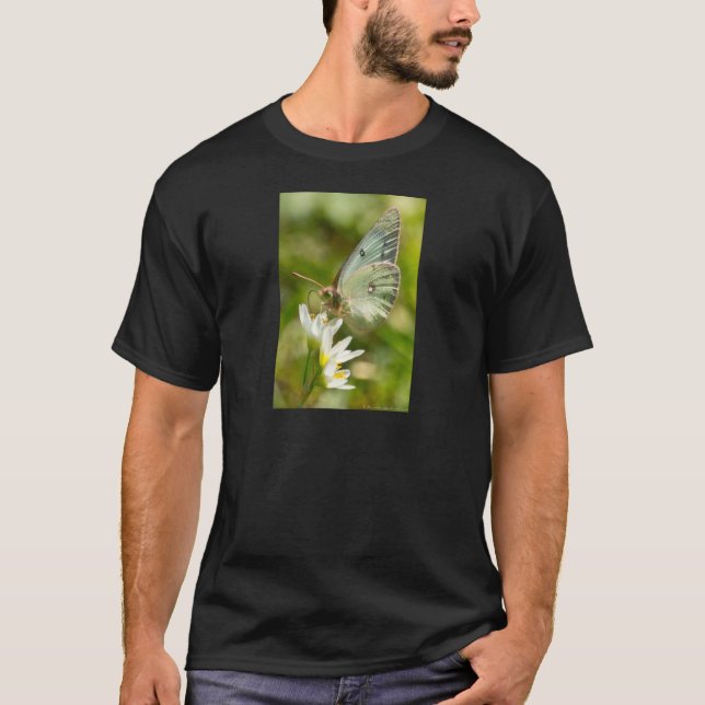 Green Moth on False Knolic Apparel and Gifts T-Shirt (Vorderseite)