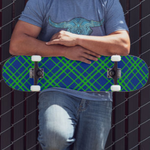 Green on Blue Tartan Kariertes Muster Skateboard