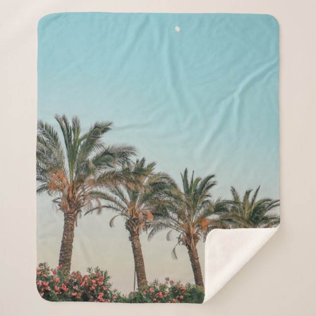 GREEN PALM TREES UNDER BLUE SKY SHERPADECKE (Vorderseite)