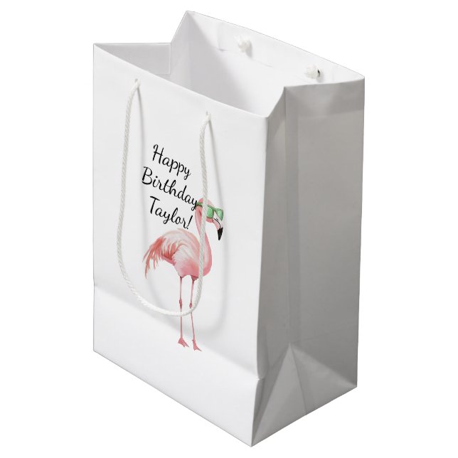Green Pink Flamingo Birthday Mittlere Geschenktüte (Vorderseite Schrägansicht)
