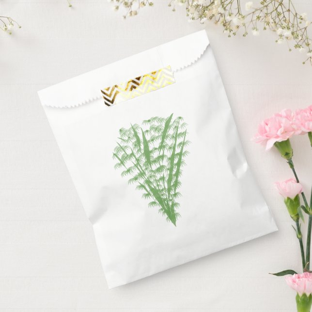 Green plant in the shape of a bouquet. geschenktütchen (Versiegelt)