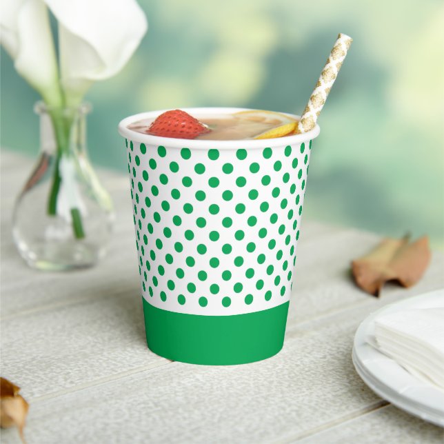 Green Polka Dots Pappbecher (In Situ)