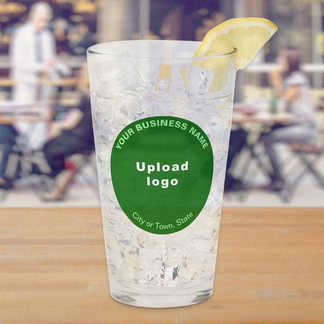 Green Round Shape Business Brand on Glass Cup Glas (Build brand name awareness. Green round business brand on glass cup.)