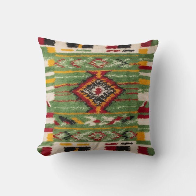 Green Rug Kissen: Traditionelle Schönheit für Mode Kissen (Vorderseite)