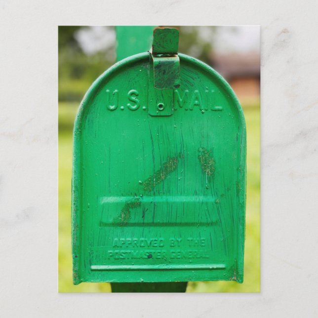 Green Rustic Mailbox Portrait Postkarte (Vorderseite)