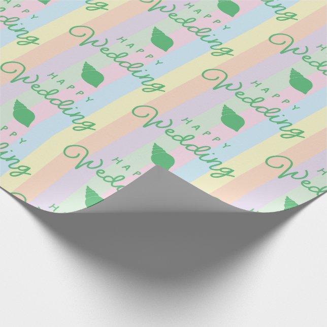 Green Seashells Happy Wedding Text Rainbow Stripin Geschenkpapier (Ecke)