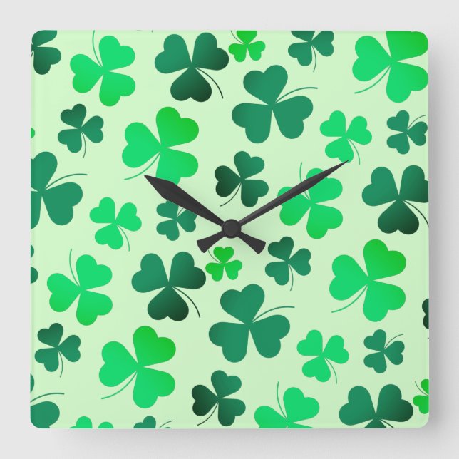 Green Shamrok Clover Pattern Quadratische Wanduhr (Vorderseite)