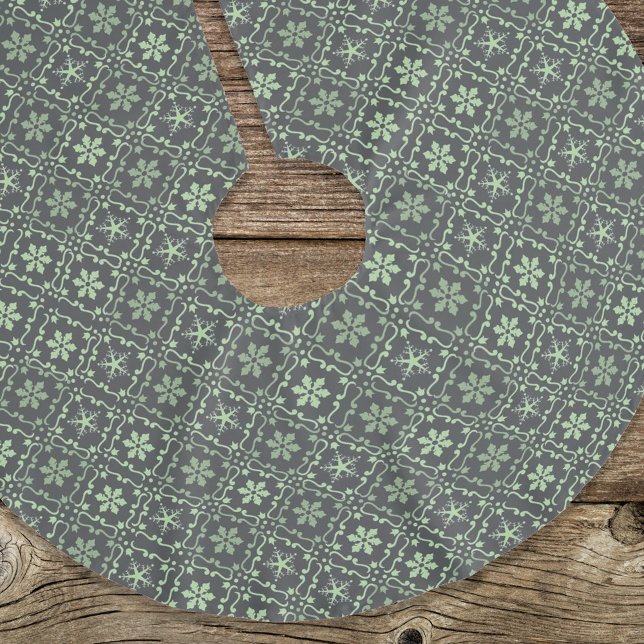 Green Simple Christmas Snowflake Pattern Polyester Weihnachtsbaumdecke (Green holiday snowflake pattern tree skirt)