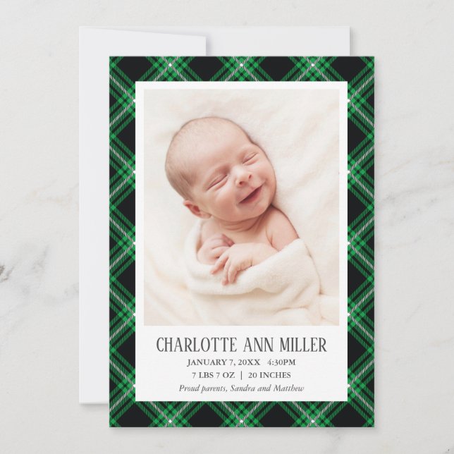 Green Tartan Baby Birth Announcement Foto Card Ankündigung (Vorderseite)