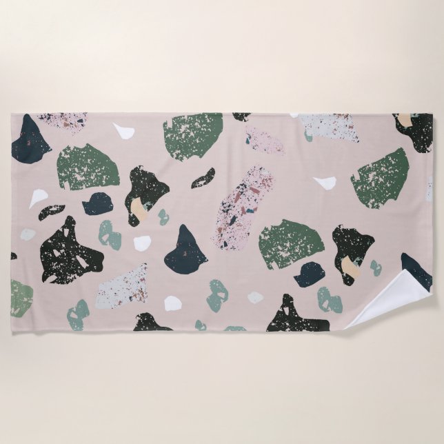 Green Terrazzo Muster Strandtuch (Vorderseite)