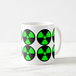 Green Trefoil Symbol auf schwarzem Hintergrund - Kaffeetasse