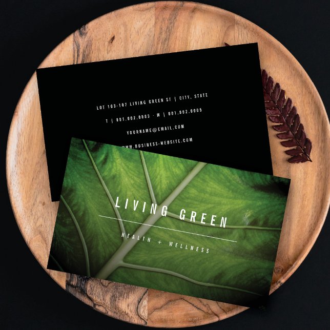 Green Tropical Leaf Minimalistisches Foto Wellness Visitenkarte (Green Tropical Leaf Minimalist Photo Spa Wellness Business Card @ fatfatin)