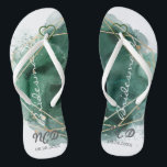 Green und Gold Bridesmaid für Monogram Flip Flops<br><div class="desc">Sie werden diese Bräune (auch in Weiß in meiner Sammlung verfügbar) Hintergrund mit grün und goldfarben geometrischen Rahmen mit goldenen Glitzer Texturen Liebe. Ideal für Ihre Hochzeitsfeiern!</div>