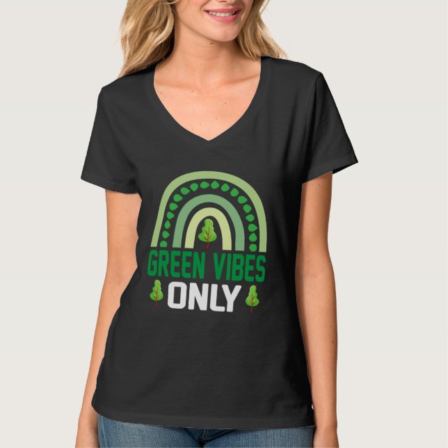 Green Vibes Plant More Trees Save Climate Change E T-Shirt (Vorderseite)