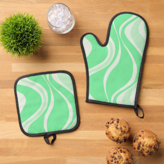 Green Waves Oven Mitt Set