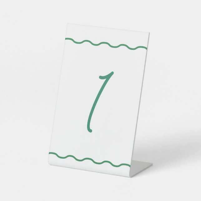 Green Wavy Retro Wedding Tischnummer Sockelschild (Vorderseite)
