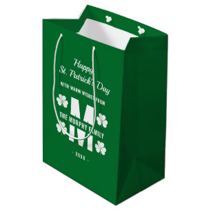 Green White Monogram Family Name St. Patrick's Day Mittlere Geschenktüte
