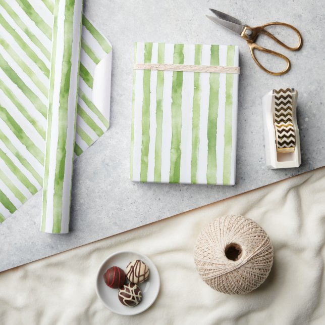 Green White Stripes Beach Geburtstag Geschenkpapier (Kunsthandwerk)