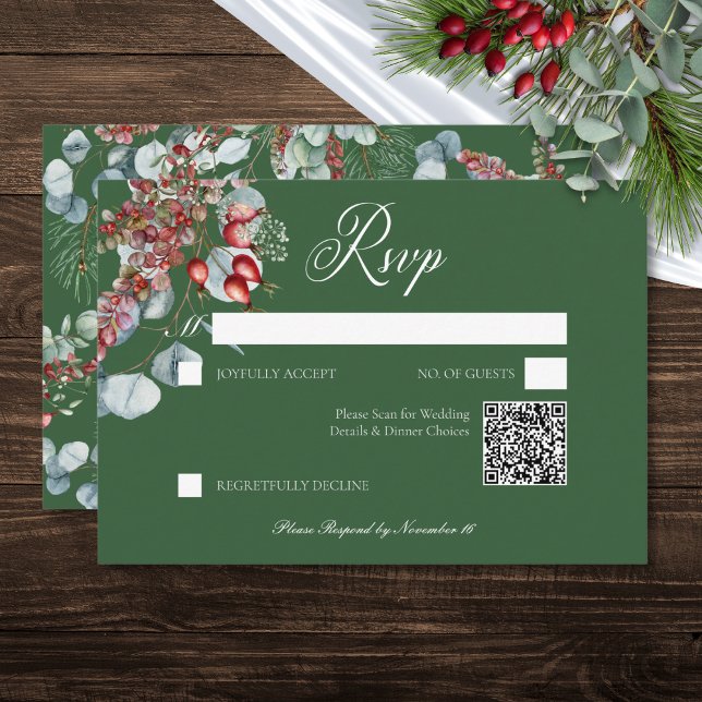 Green Winter Pine Berries Eucalyptus Wedding RSVP Karte (Green Winter Pine Berries Eucalyptus Wedding RSVP Card)