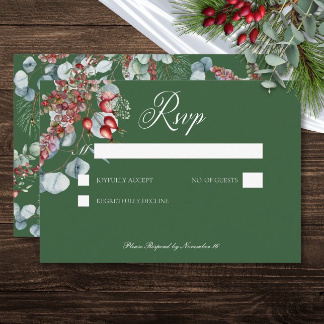 Green Winter Pine Berries Eucalyptus Wedding RSVP Karte (Green Winter Pine Berries Eucalyptus Wedding RSVP Card)