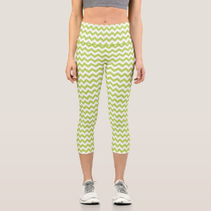 Green Zigzag, grün Zickzack, geometrisches Muster Capri Leggings