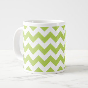 Green Zigzag, grün Zickzack, geometrisches Muster Jumbo-Tasse