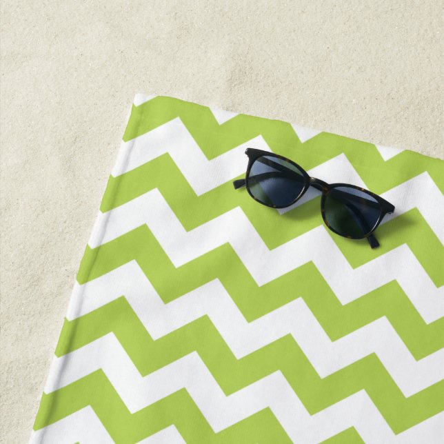 Green Zigzag, grün Zickzack, geometrisches Muster Strandtuch (Beispiel)