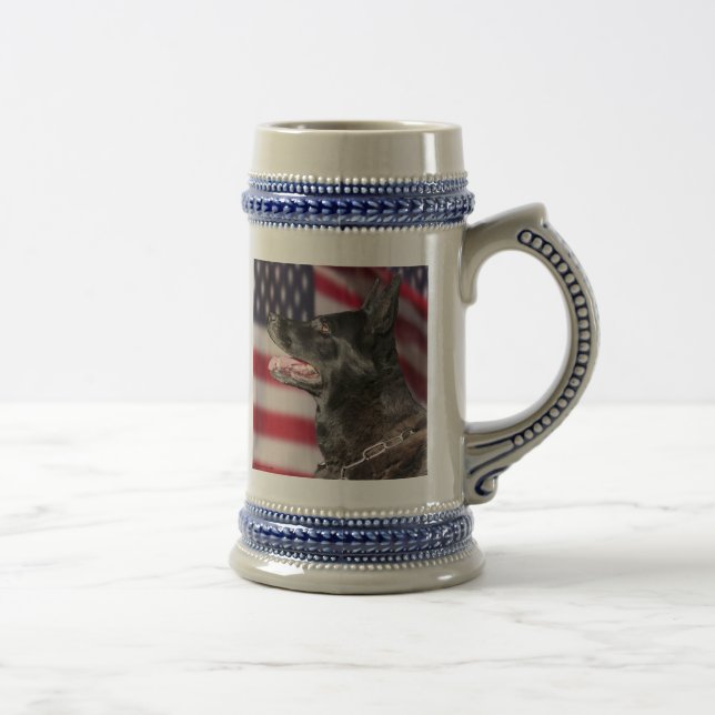 Grenzpatrol K9 Baros mit amerikanischer Flagge Bierglas (Rechts)