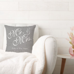 Grey White Linen Mr. and Mrs Wedding Pillow Kissen
