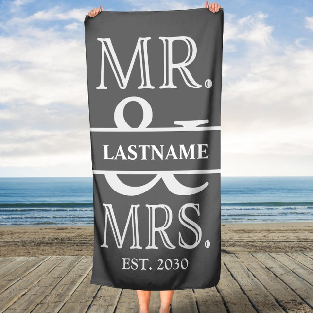 Grey White Mr. und Mrs. Wedding Personalisiert Strandtuch (Von Creator hochgeladen)