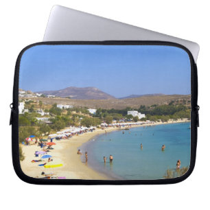 Griechenland, Insel Paros, Krios Beach aus der Höh Laptopschutzhülle