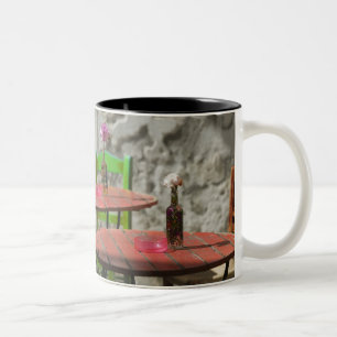 GRIECHENLAND, KRETA, Provinz Hania, Hania: Bunt Zweifarbige Tasse
