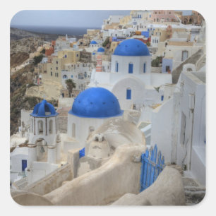 Griechenland, Santorini. Glockenturm und blaue Kup Quadratischer Aufkleber