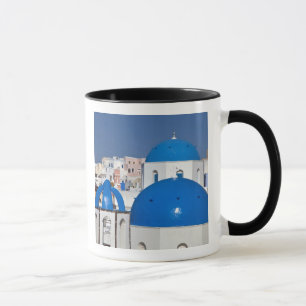 Griechenland, Santorini. Glockenturm und blaue Kup Tasse