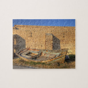 Griechenland, Santorini, Oia. Alte Fischerboot auf Puzzle