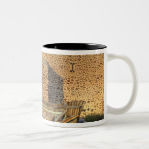 Griechenland, Santorini, Oia. Altes Fischerboot au Zweifarbige Tasse