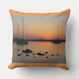 Griechische Boote bei Cyclades Sunset Throw Kissen