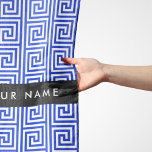 Griechischer Meander Key Blue, Ihr Name, personali Schal<br><div class="desc">Elegantes,  stilvolles und raffiniertes griechisches Muster in Blau und Weiß. Moderne und trendige Geschenke,  perfekt für den mediterranen Liebhaber in Ihrem Leben. Personalisieren Sie diese durch Hinzufügen von Namen,  Spitznamen,  Monogramm oder Initialen.</div>