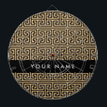 Griechischer Meander Key H Brown, Ihr Name, person Dartscheibe<br><div class="desc">Elegantes, stilvolles und raffiniertes griechisches Muster in brauner und schwarzer Farbe. Moderne und trendige Geschenke, perfekt für den mediterranen Liebhaber in Ihrem Leben. Personalisieren Sie diese durch Hinzufügen von Namen, Spitznamen, Monogramm oder Initialen.</div>