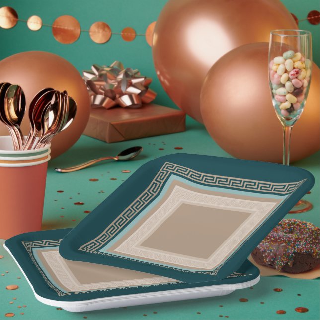 Griechischer Schlüssel - Meander - Taupe und Green Pappteller (Multi)