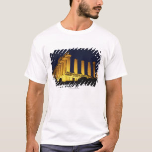 Griechischer Tempel nachts mit Gelbs und Orangen T-Shirt