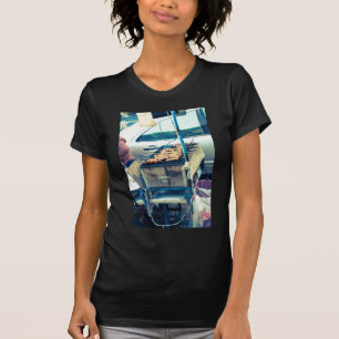 Grillabend auf der Straße von Bangkok mit Spießen T-Shirt