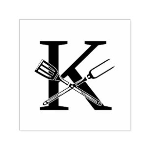 Grillutensilien über einzelner fetter Initiale Mon Permastempel