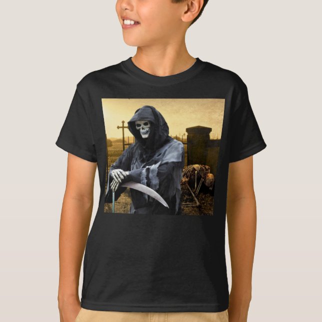 Grimischer Sensenmann Skelett. T-Shirt (Vorderseite)