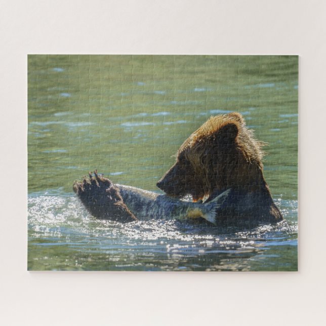 Grizzle Bär Caught A Lachs Jigsaw Puzzle (Horizontal)