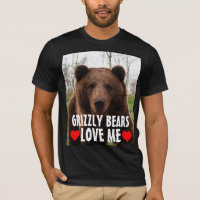 GRIZZLY BÄR TRÄGT T-SHIRTS MIT DER AUFSCHRIFT "ICH