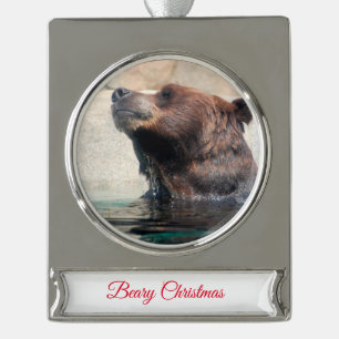 Grizzlybär im Wasser Banner-Ornament Silber